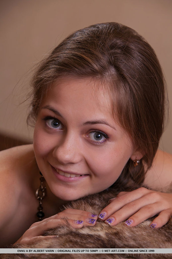 Фатима, 32